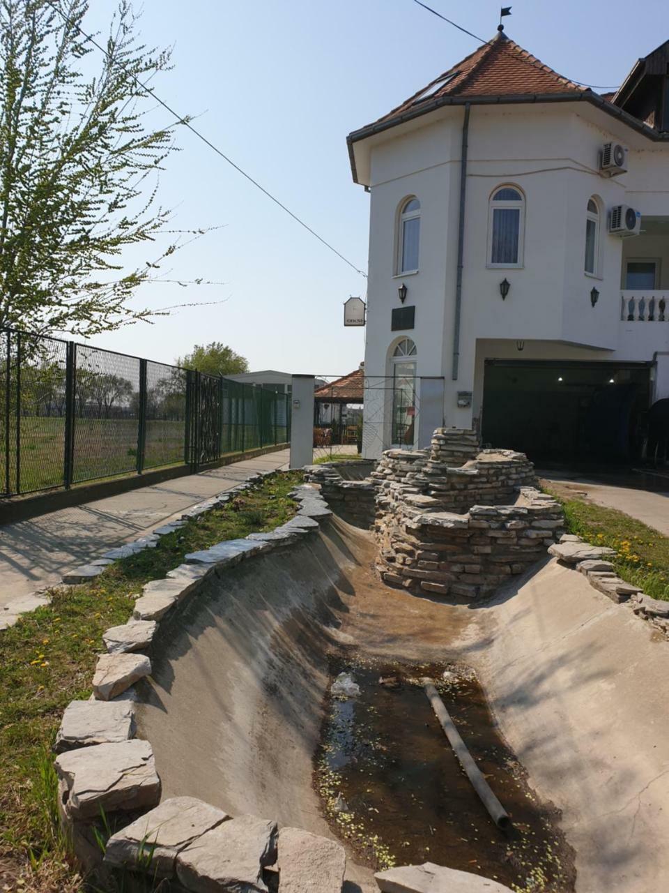 Apartmani Diksi Zrenjanin Exterior photo